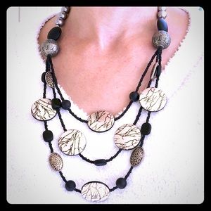 🇺🇸Silver Disks,Black Design, Glass Bead Necklace